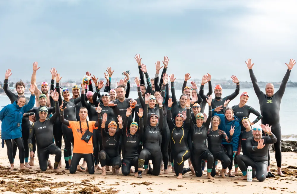 Mar Silvestre – Christmas Swim: An Unforgettable Open Water Adventure group of swimmers aking photo in swim together event 01